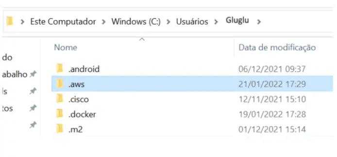Print do explorador de arquivos do Windows, exibindo o caminho para a pasta onde se encontra o arquivo de credenciais usado pelo AWS CLI. 